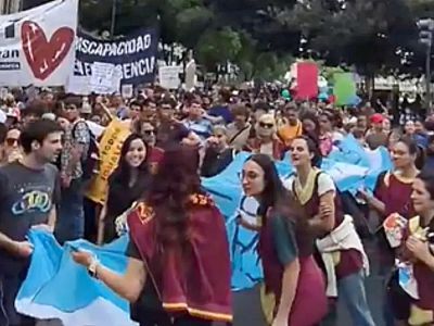 Una masiva movilización en el Congreso reclamó la aplicación de la emergencia en discapacidad